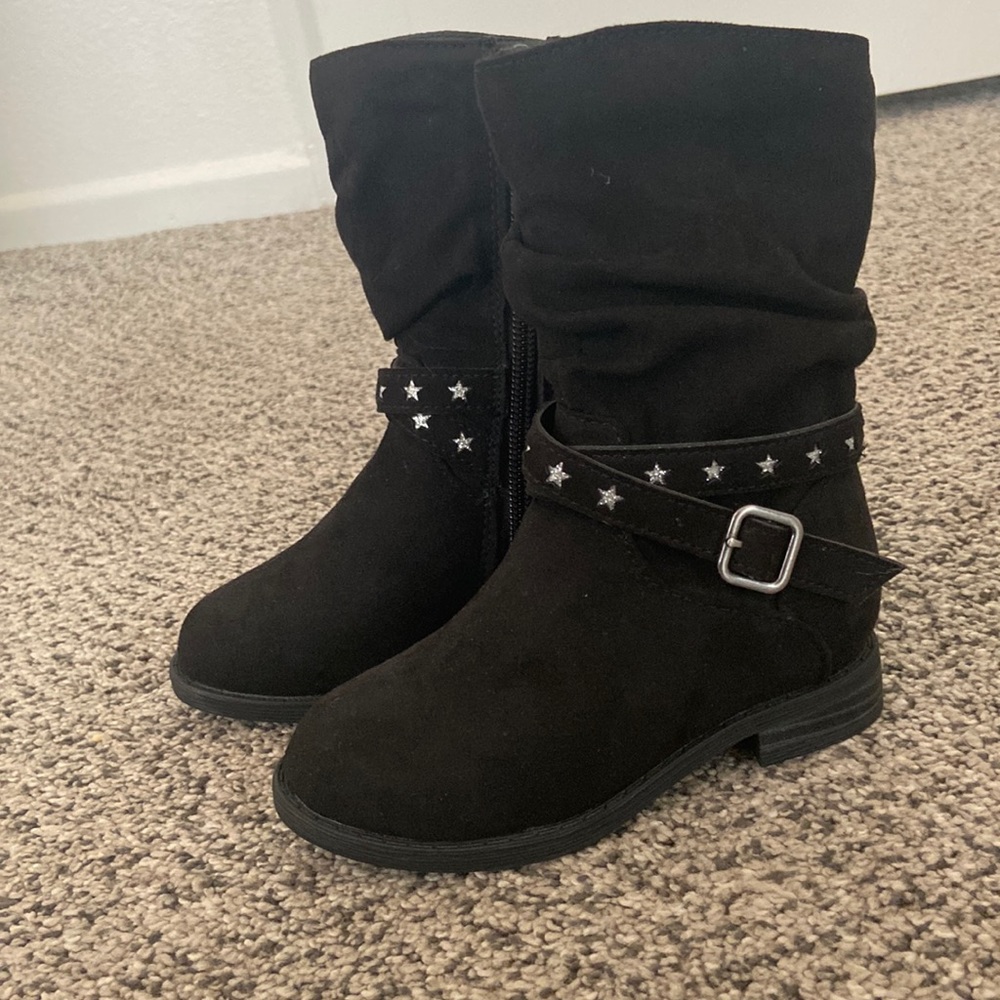 NWT toddler size 7 zip up boots 🥾